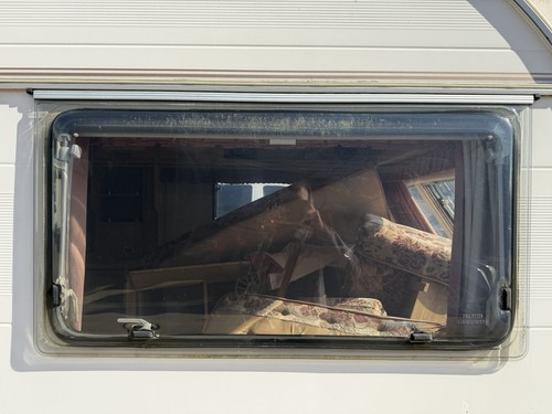 Lunar clubman caravan - clubman, window